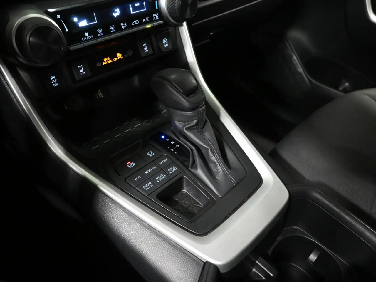 Toyota RAV 4 снимка Toyota RAV 4