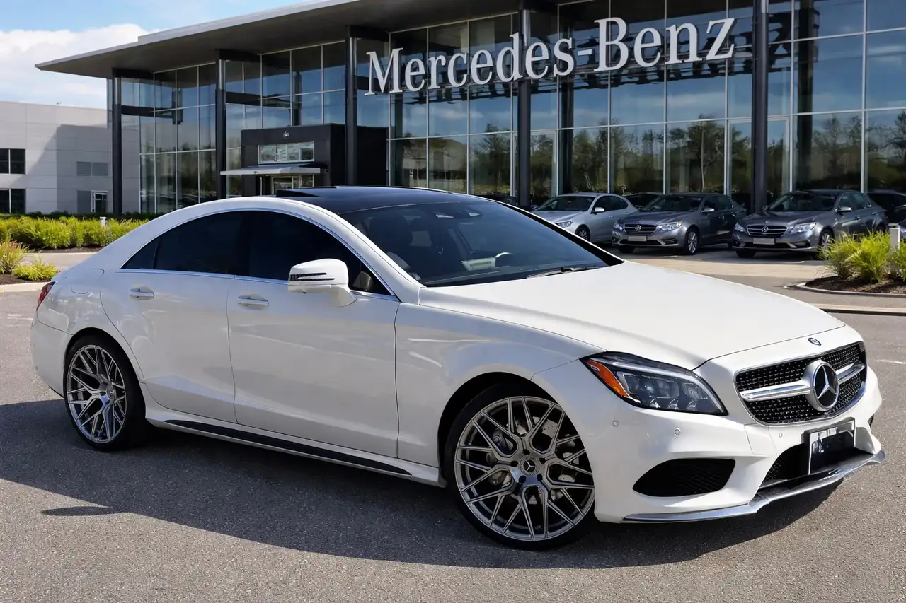 Mercedes-Benz CLS снимка Mercedes-Benz CLS