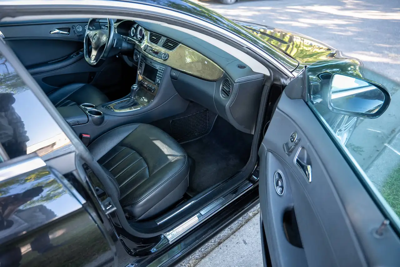Mercedes-Benz CLS снимка Mercedes-Benz CLS