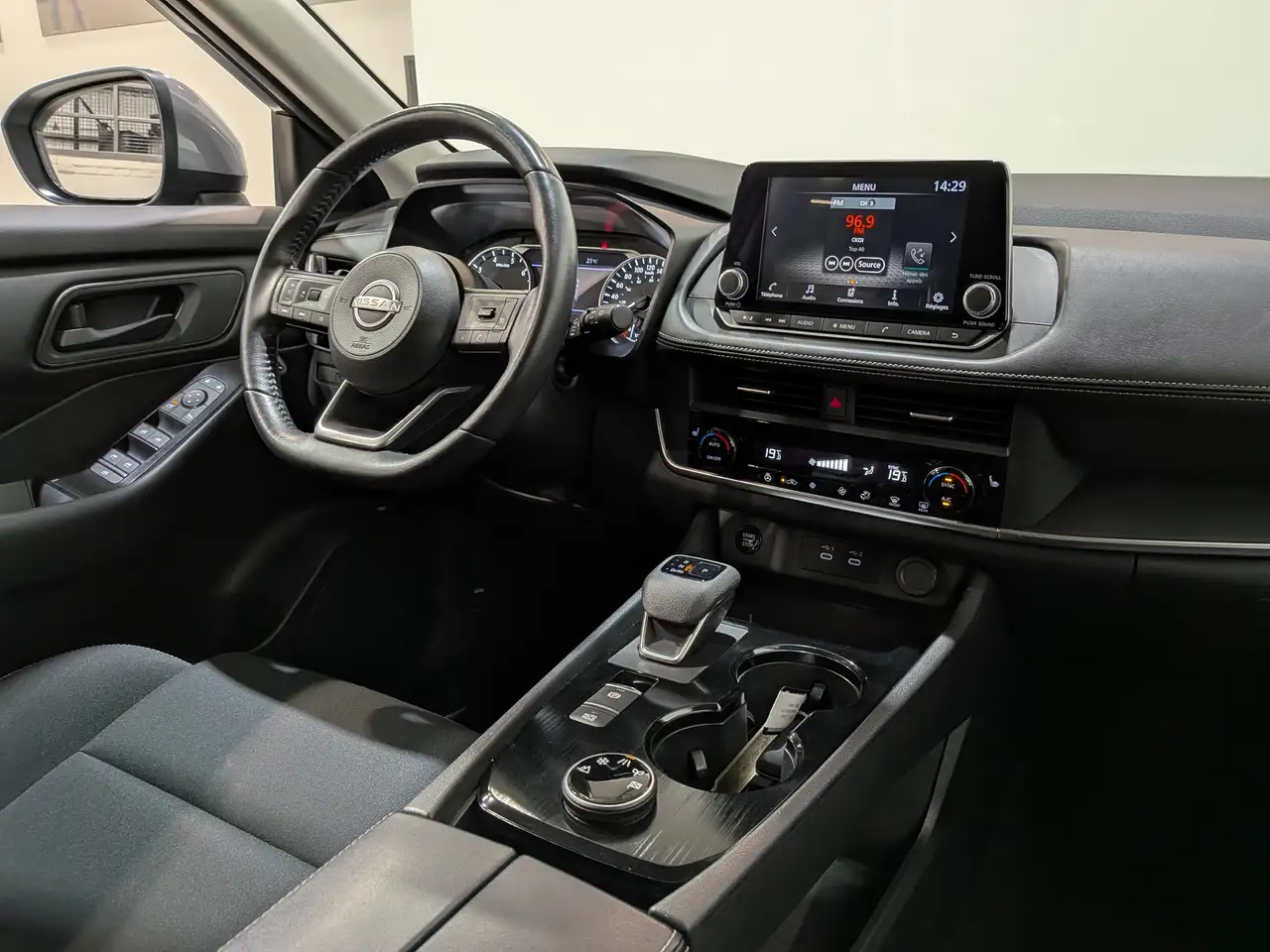 Nissan Rogue photo Nissan Rogue