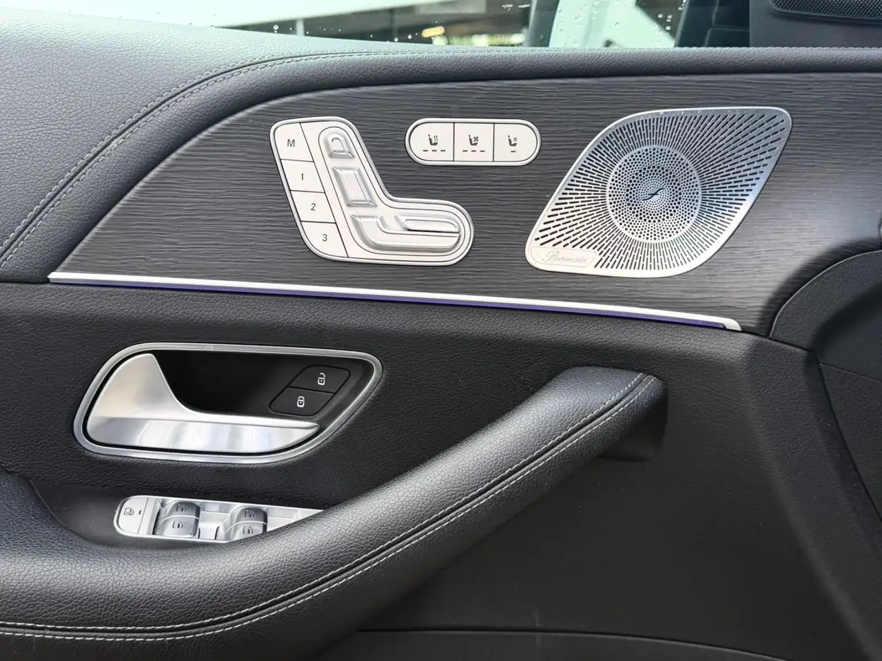 Mercedes-Benz GLE снимка Mercedes-Benz GLE