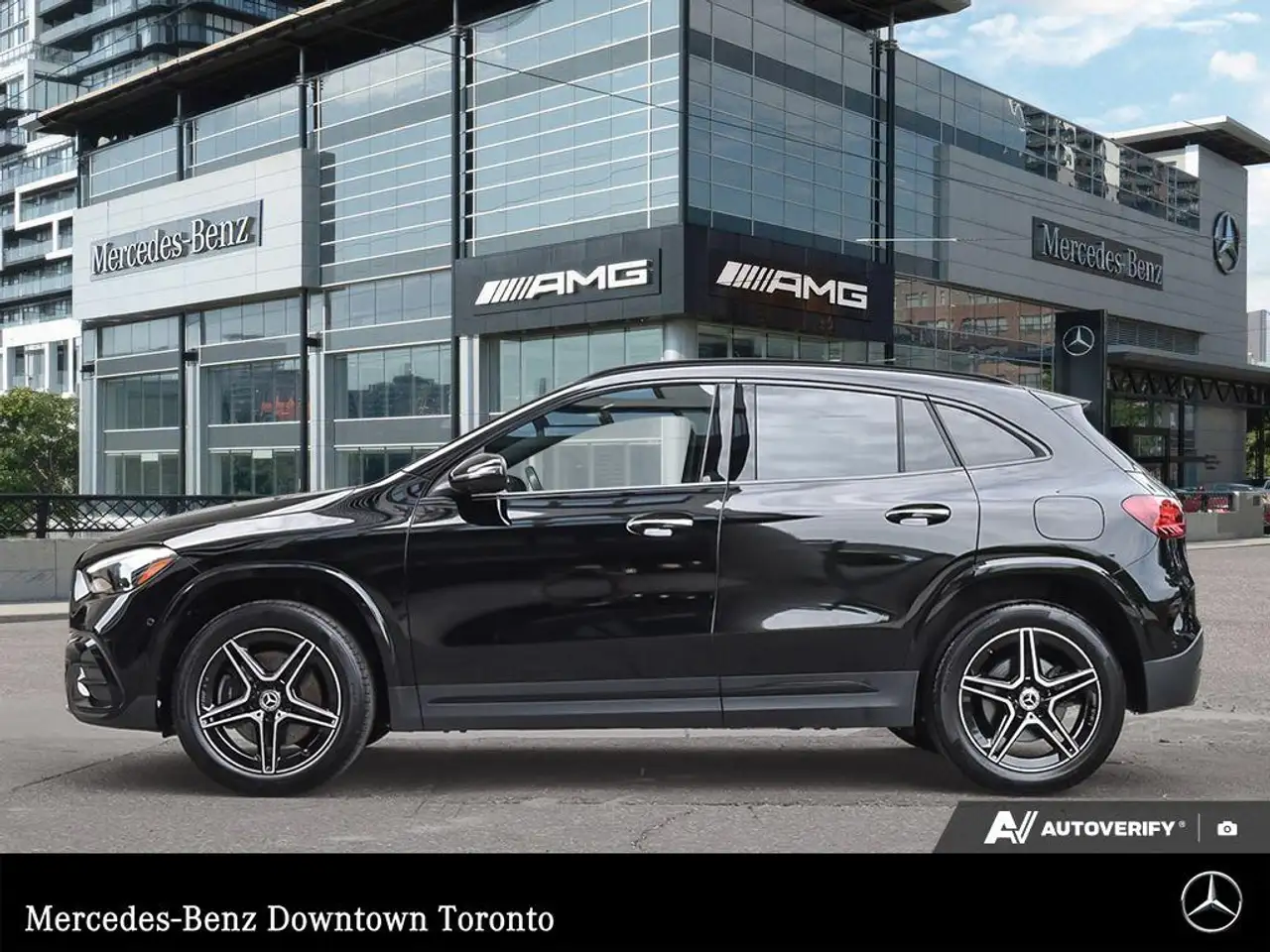 Mercedes-Benz GLA снимка Mercedes-Benz GLA