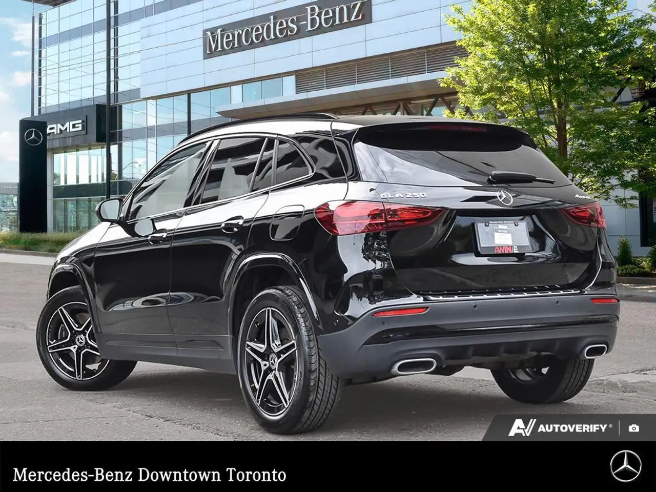 Mercedes-Benz GLA снимка Mercedes-Benz GLA