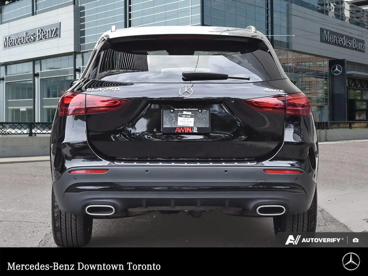Mercedes-Benz GLA снимка Mercedes-Benz GLA
