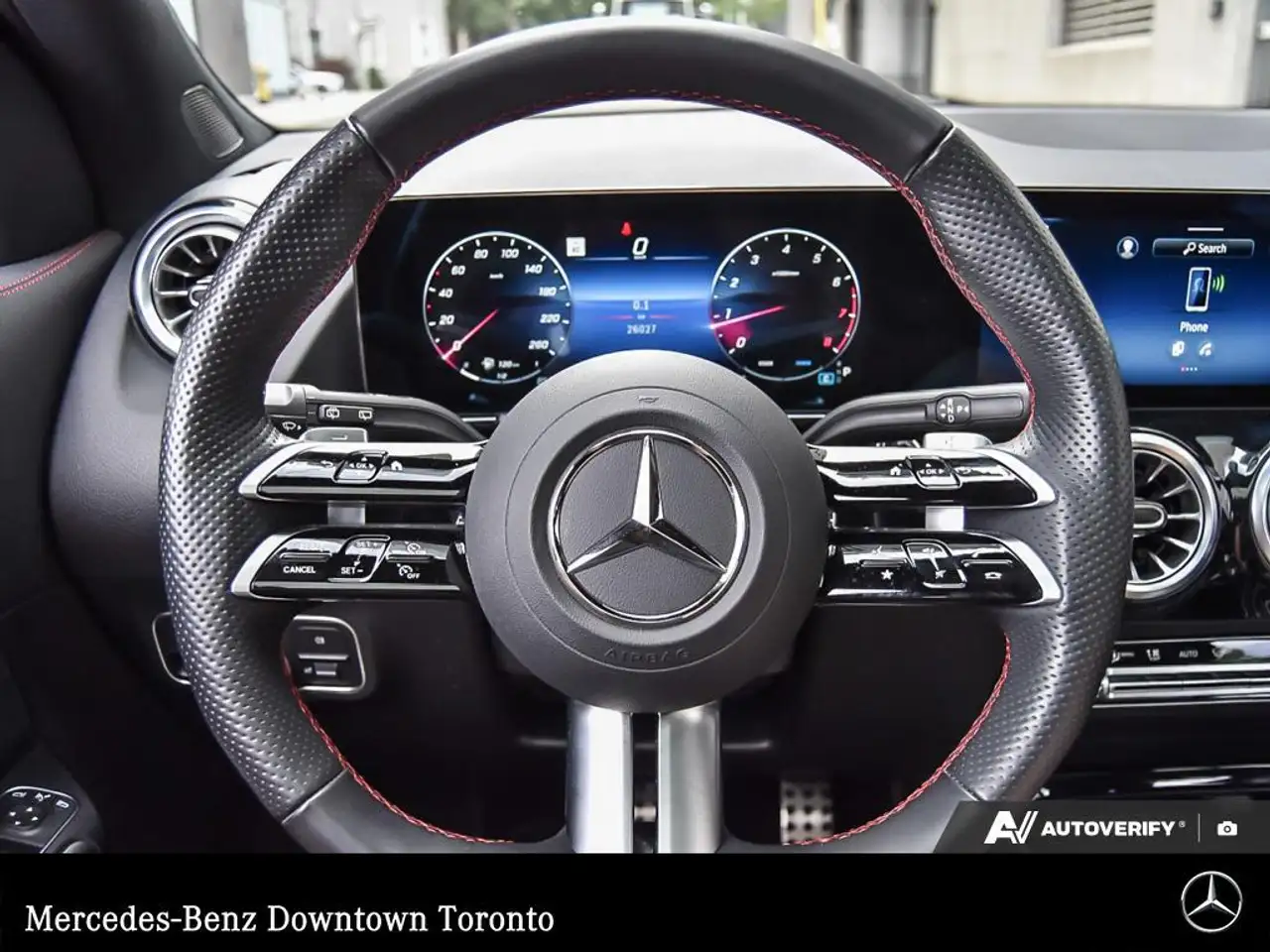 Mercedes-Benz GLA снимка Mercedes-Benz GLA