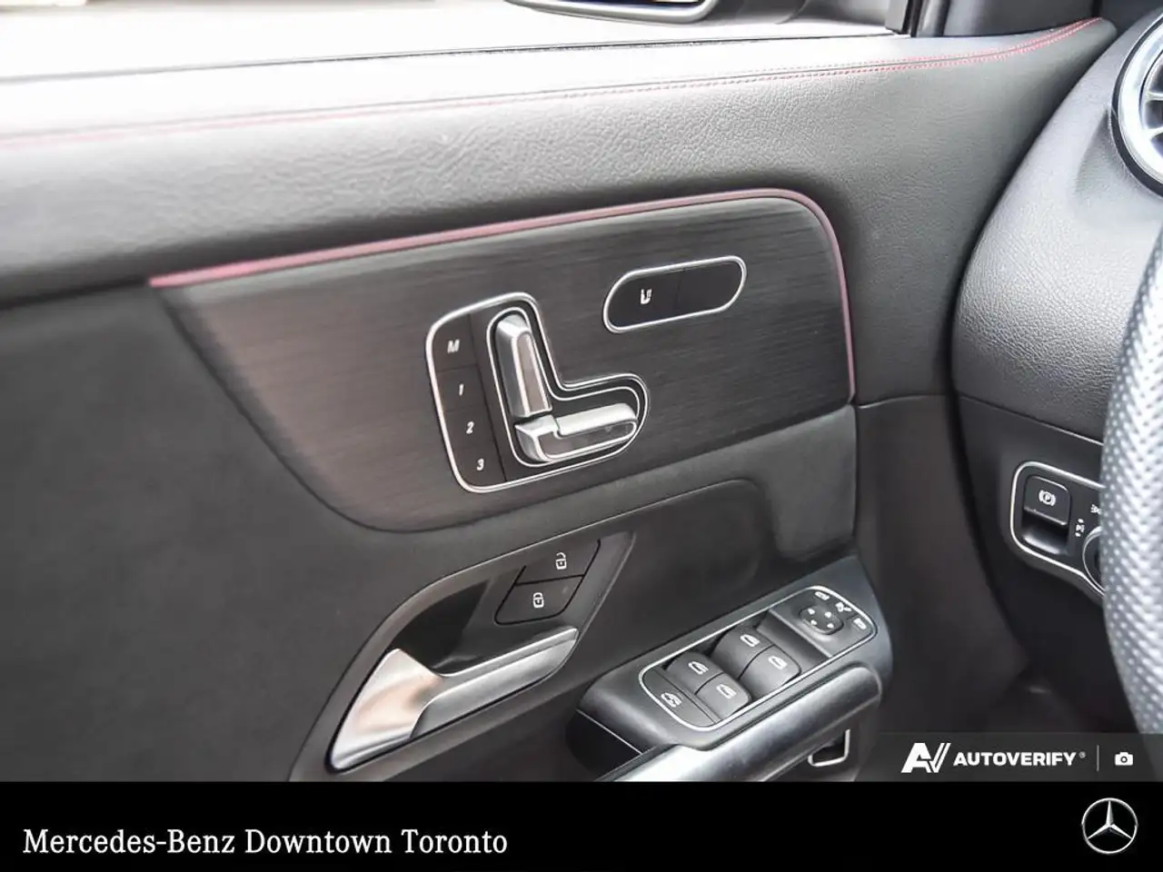 Mercedes-Benz GLA снимка Mercedes-Benz GLA
