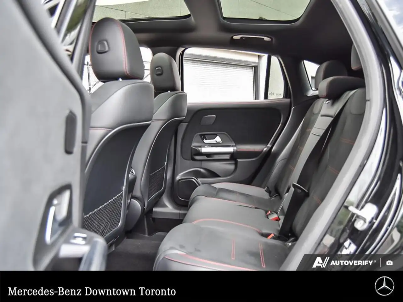 Mercedes-Benz GLA снимка Mercedes-Benz GLA