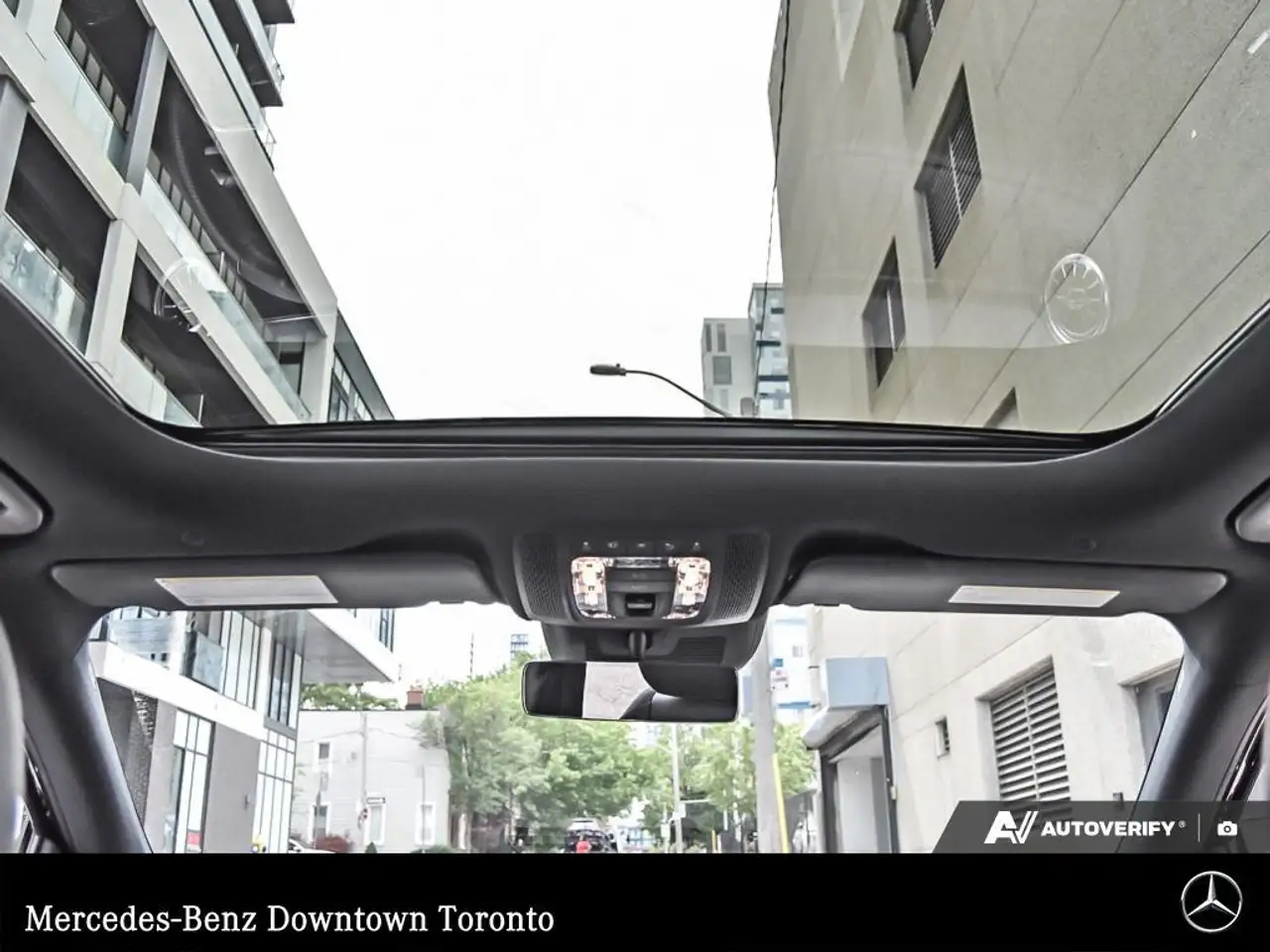 Mercedes-Benz GLA снимка Mercedes-Benz GLA