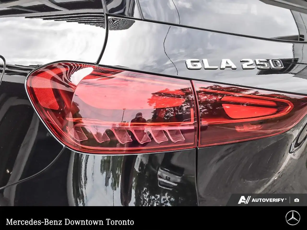 Mercedes-Benz GLA снимка Mercedes-Benz GLA