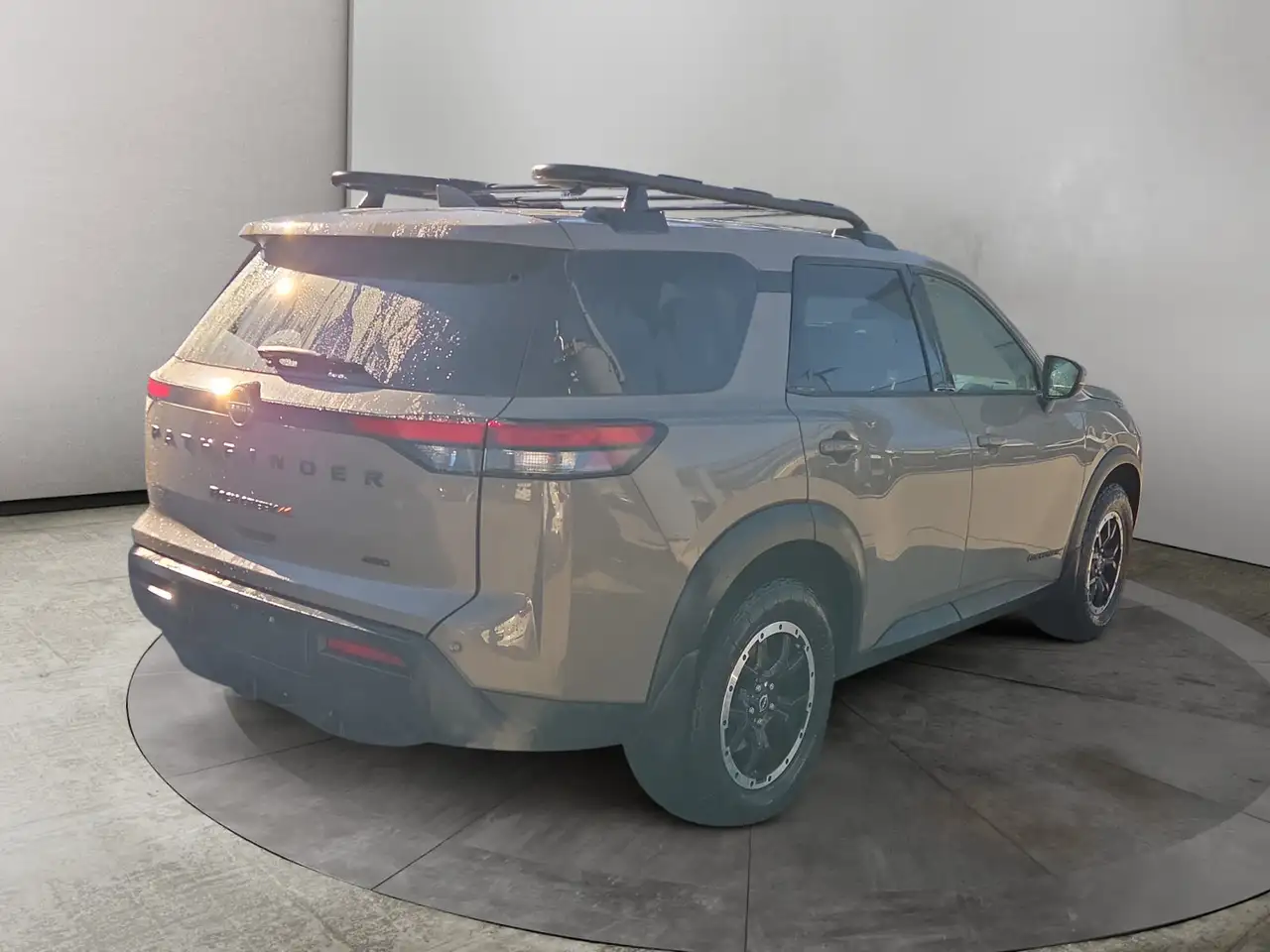 Nissan Pathfinder снимка Nissan Pathfinder