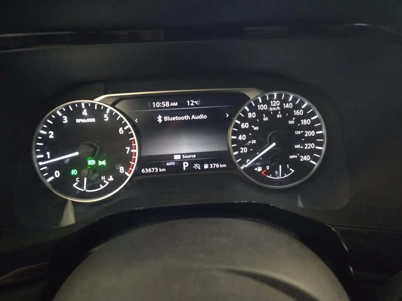 Nissan Pathfinder снимка Nissan Pathfinder