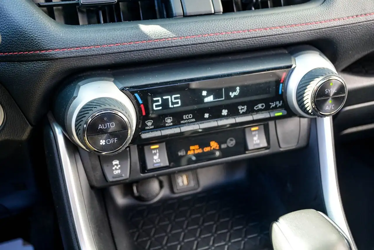 Toyota RAV 4 Prime снимка Toyota RAV 4 Prime