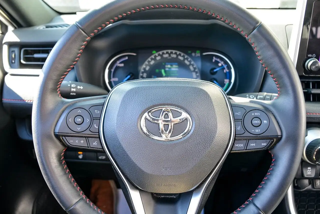 Toyota RAV 4 Prime снимка Toyota RAV 4 Prime