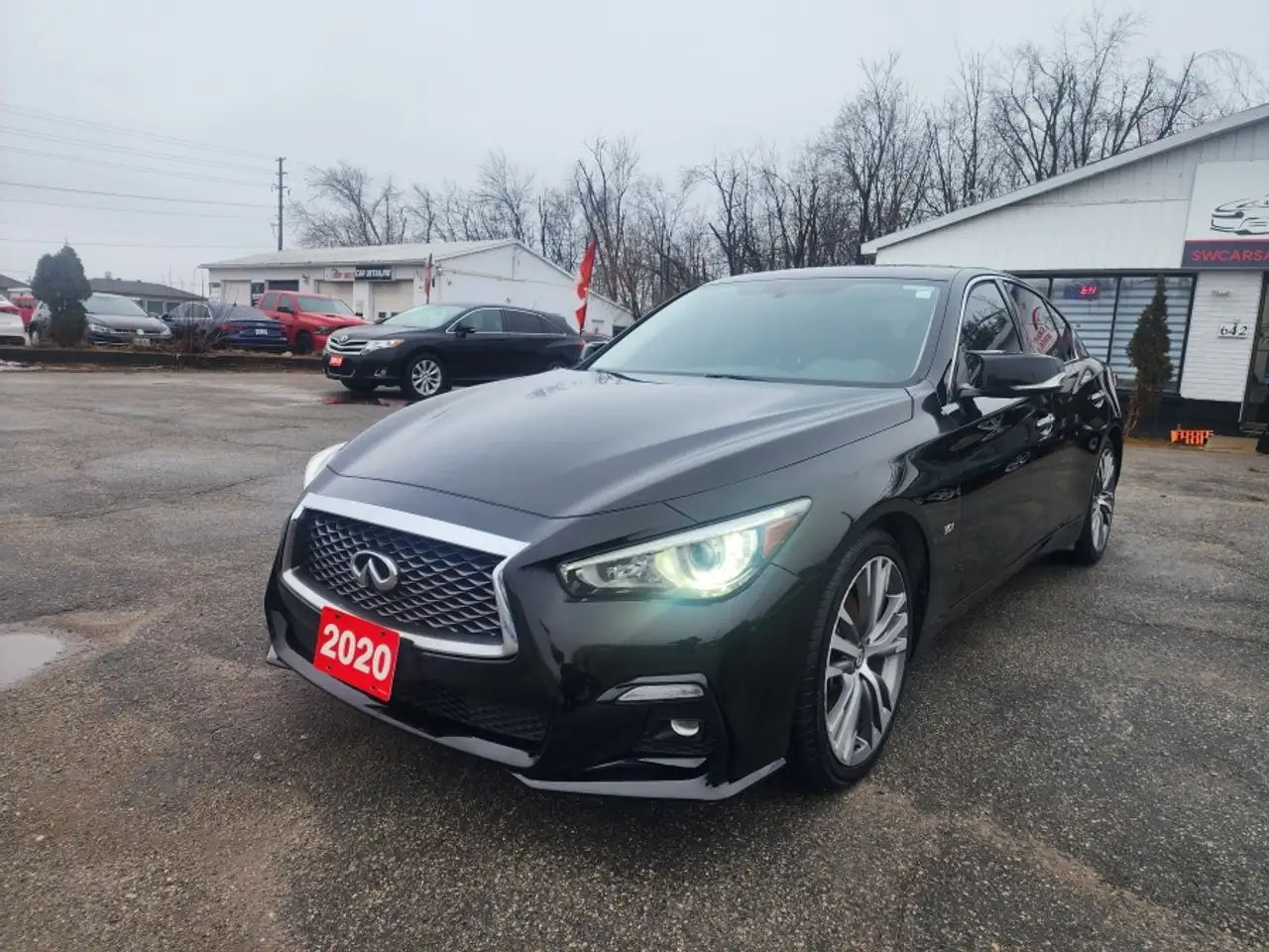 Infiniti Q50 снимка Infiniti Q50