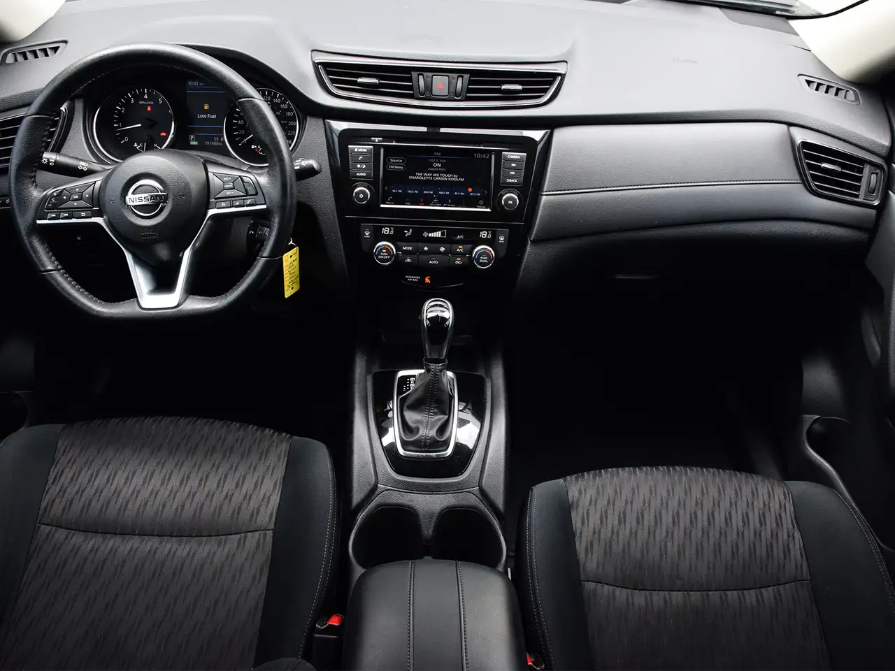 Nissan Rogue photo Nissan Rogue