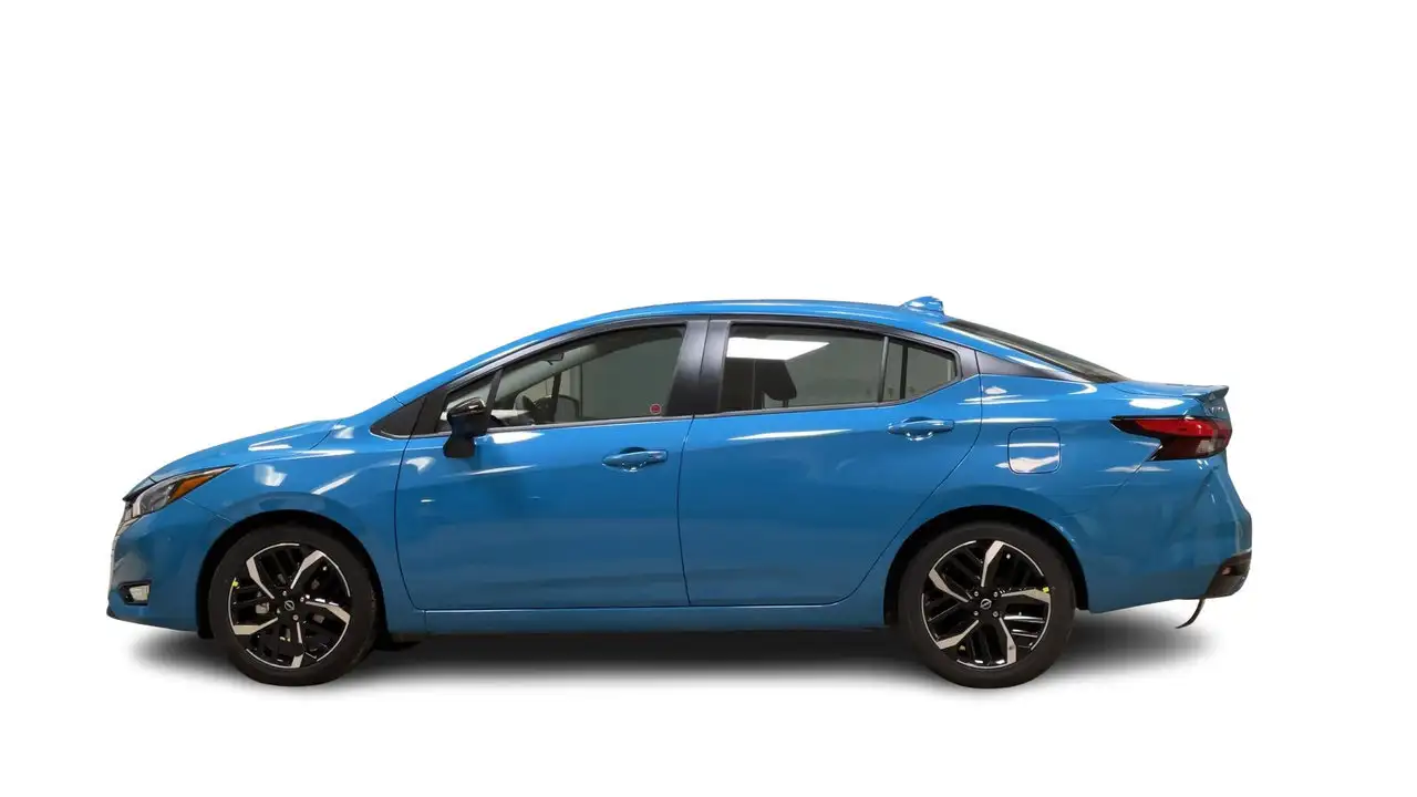 Nissan Versa снимка Nissan Versa
