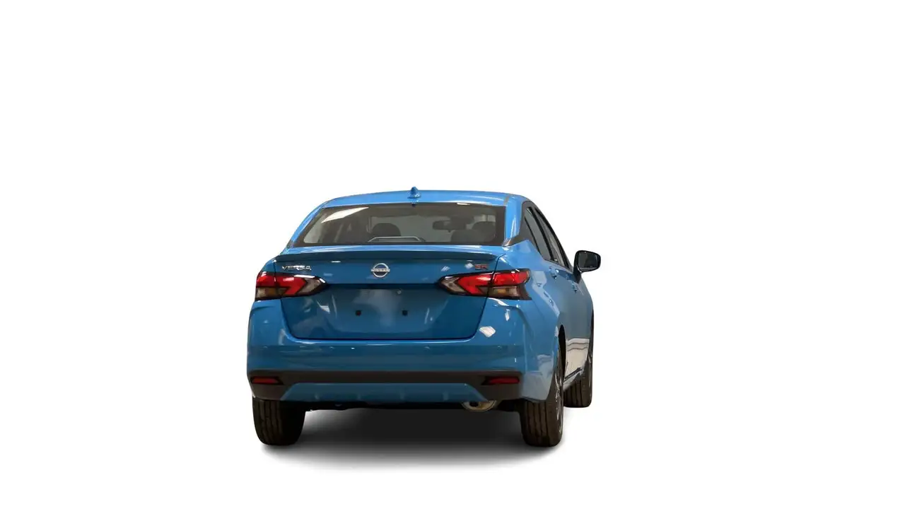 Nissan Versa снимка Nissan Versa