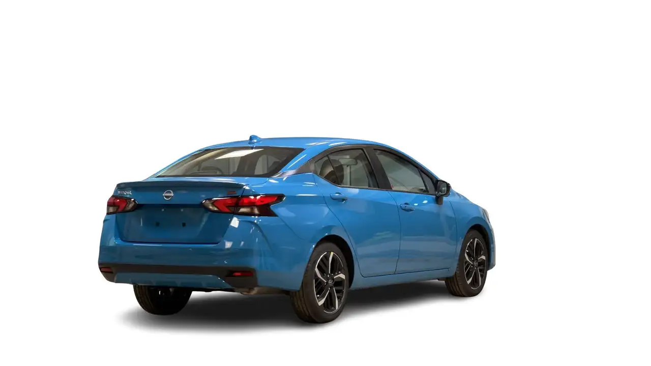 Nissan Versa снимка Nissan Versa