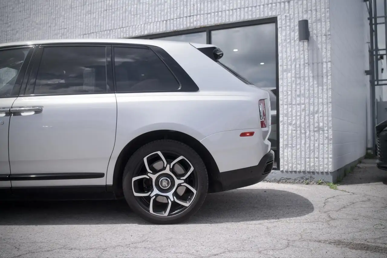 Rolls-Royce Cullinan снимка Rolls-Royce Cullinan