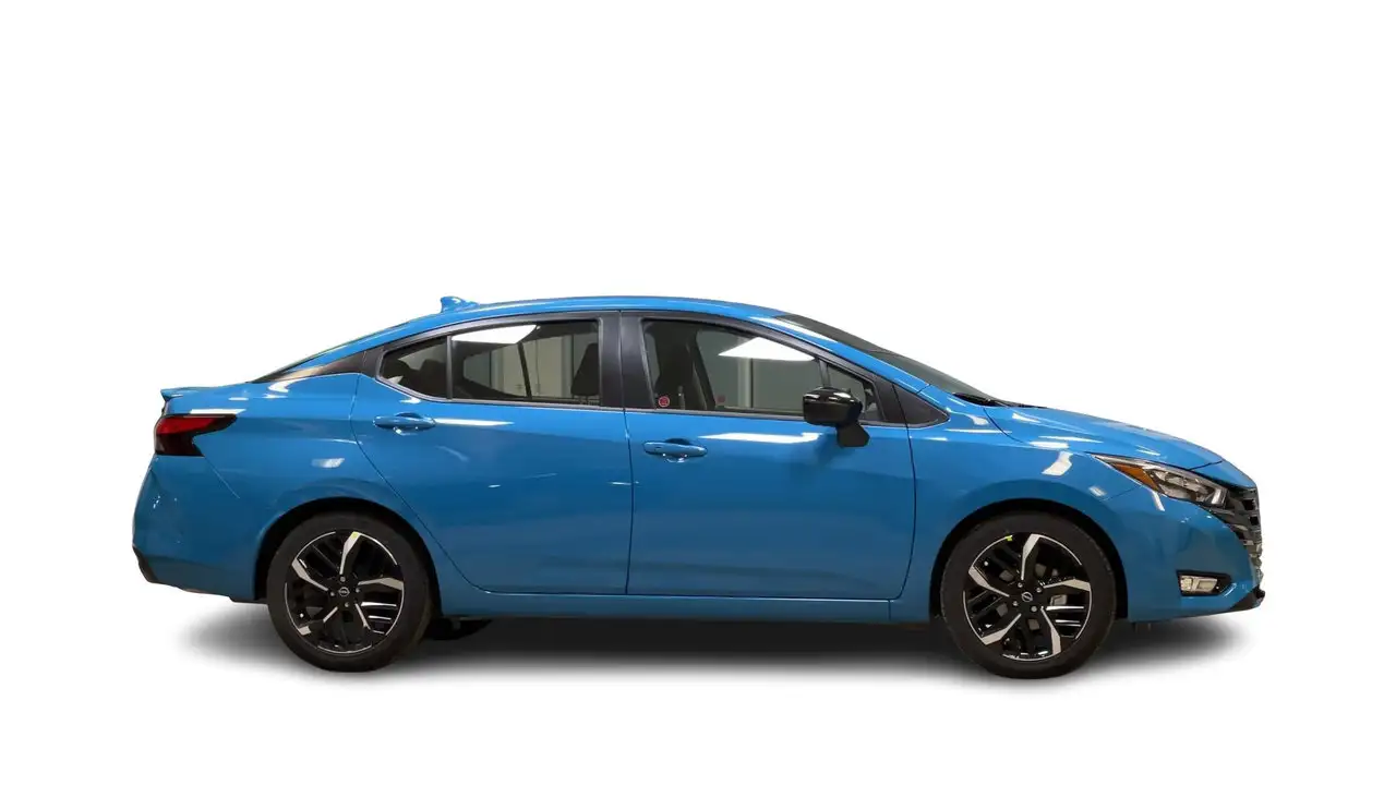 Nissan Versa снимка Nissan Versa