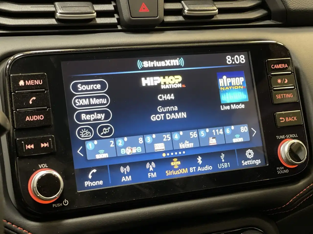 Nissan Versa снимка Nissan Versa