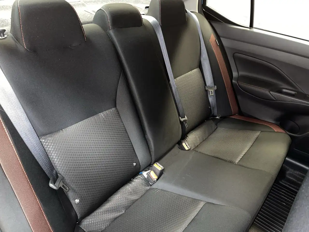 Nissan Versa снимка Nissan Versa