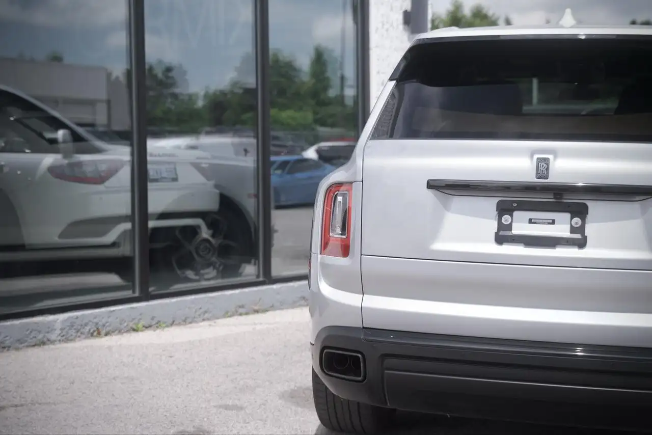 Rolls-Royce Cullinan снимка Rolls-Royce Cullinan