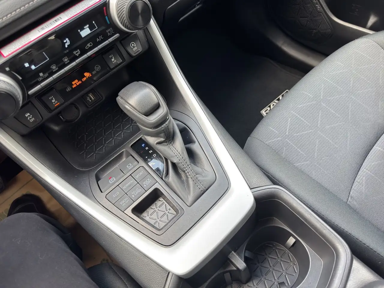 Toyota RAV 4 снимка Toyota RAV 4
