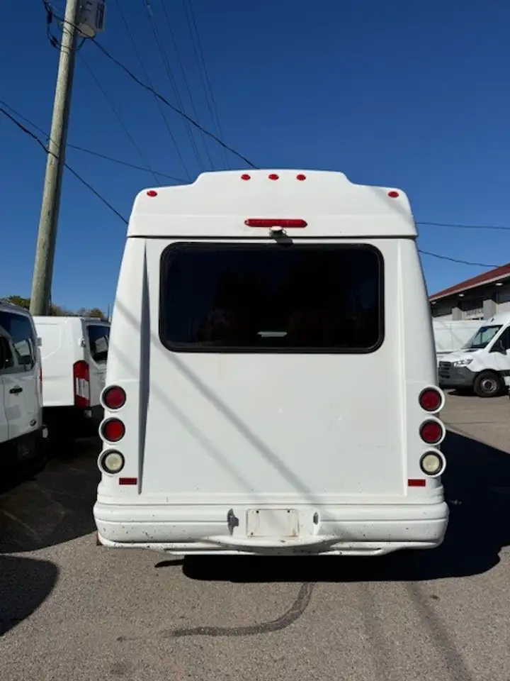 Ford Econoline снимка Ford Econoline