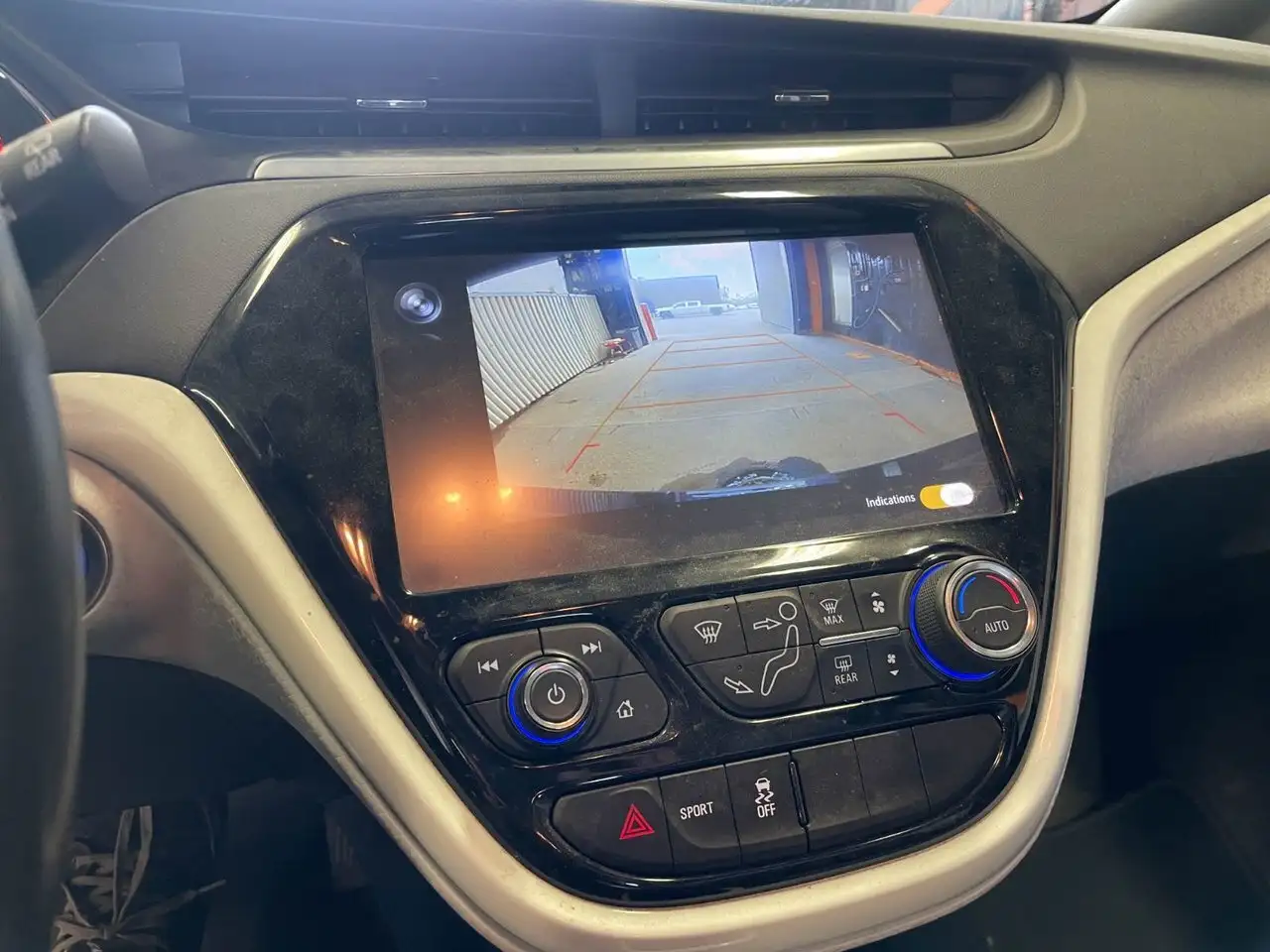 Chevrolet Bolt снимка Chevrolet Bolt
