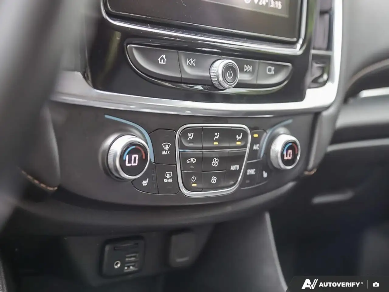 Chevrolet Traverse photo Chevrolet Traverse