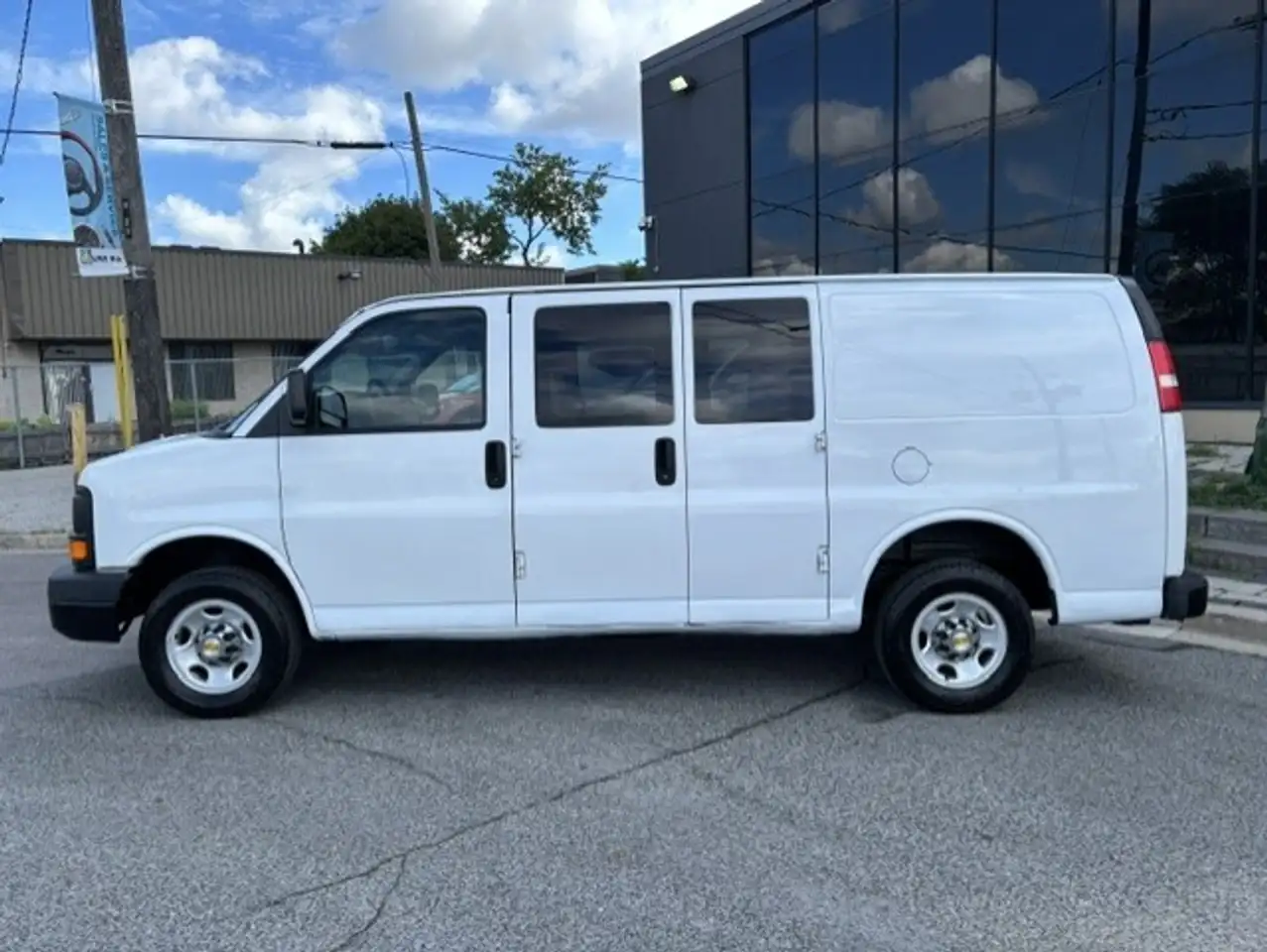 Chevrolet Express 2500 снимка Chevrolet Express 2500