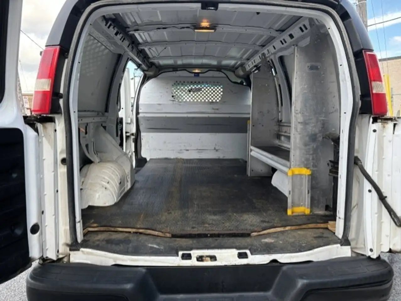 Chevrolet Express 2500 снимка Chevrolet Express 2500