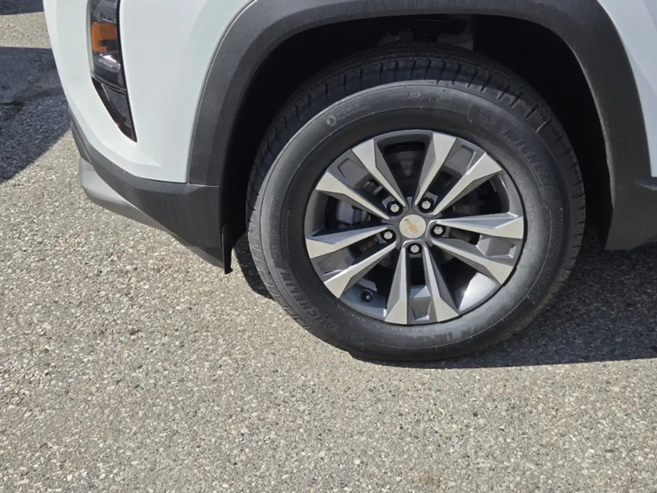 Chevrolet Equinox photo Chevrolet Equinox