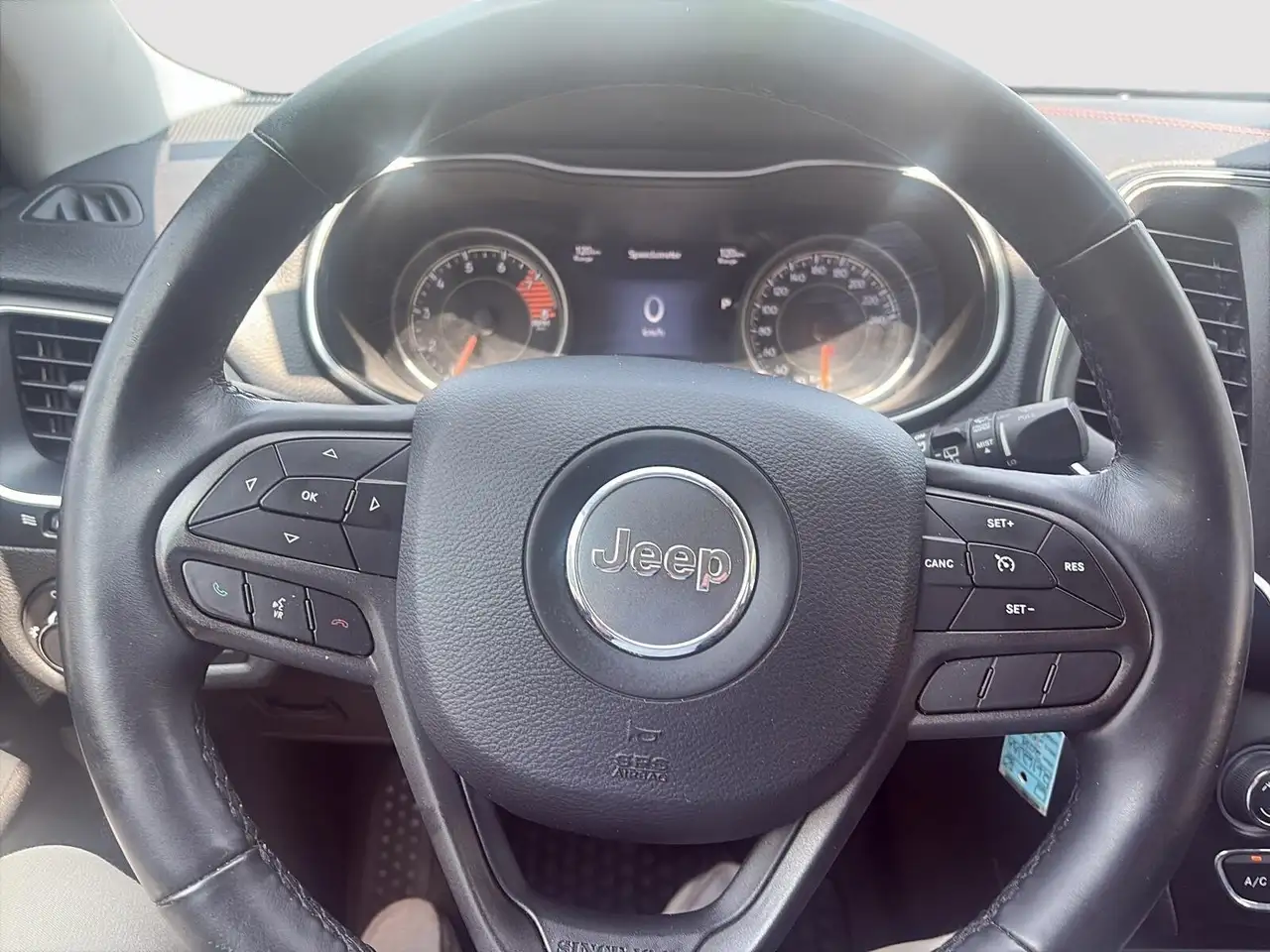 Jeep Cherokee photo Jeep Cherokee