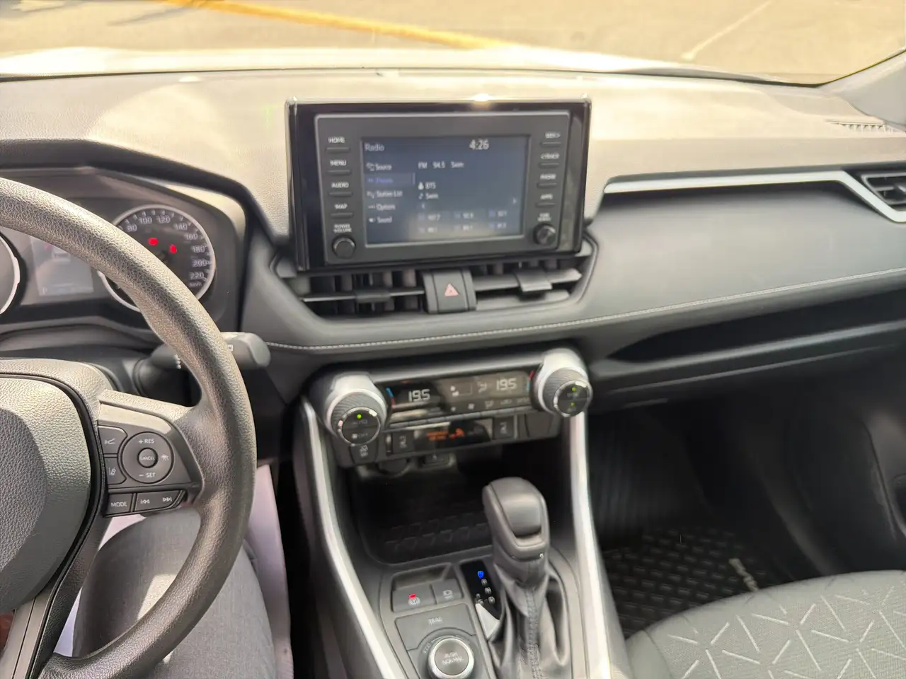 Toyota RAV 4 снимка Toyota RAV 4