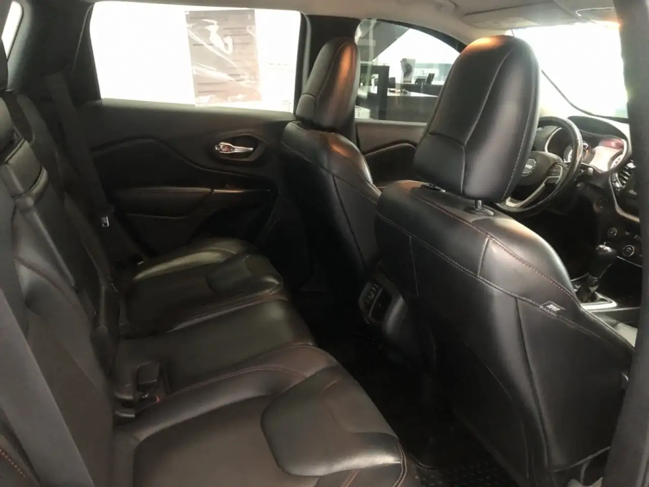 Jeep Cherokee photo Jeep Cherokee