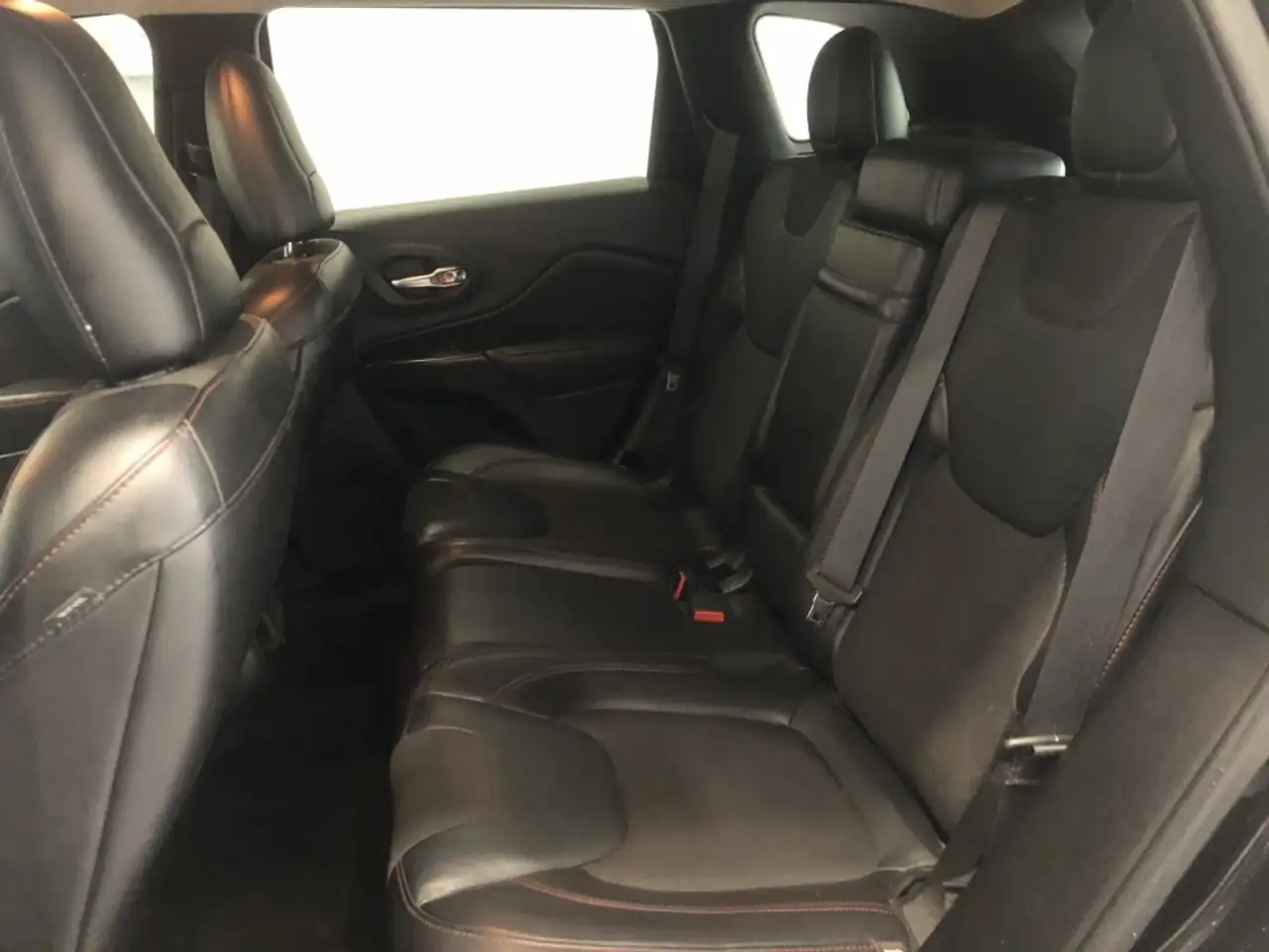 Jeep Cherokee photo Jeep Cherokee