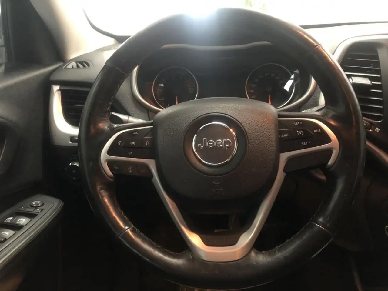 Jeep Cherokee photo Jeep Cherokee