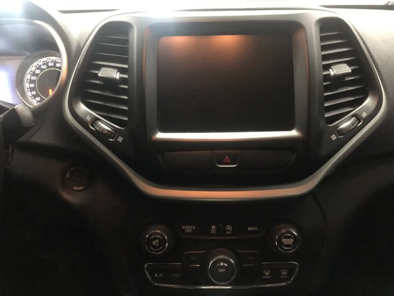 Jeep Cherokee photo Jeep Cherokee