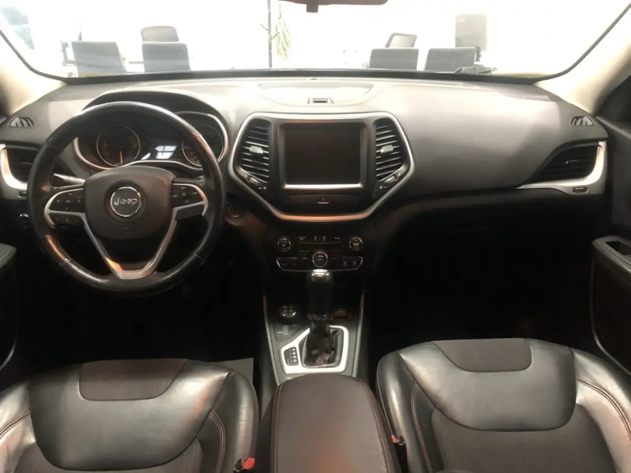 Jeep Cherokee photo Jeep Cherokee