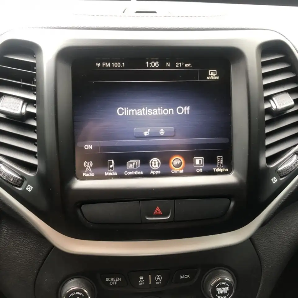 Jeep Cherokee photo Jeep Cherokee