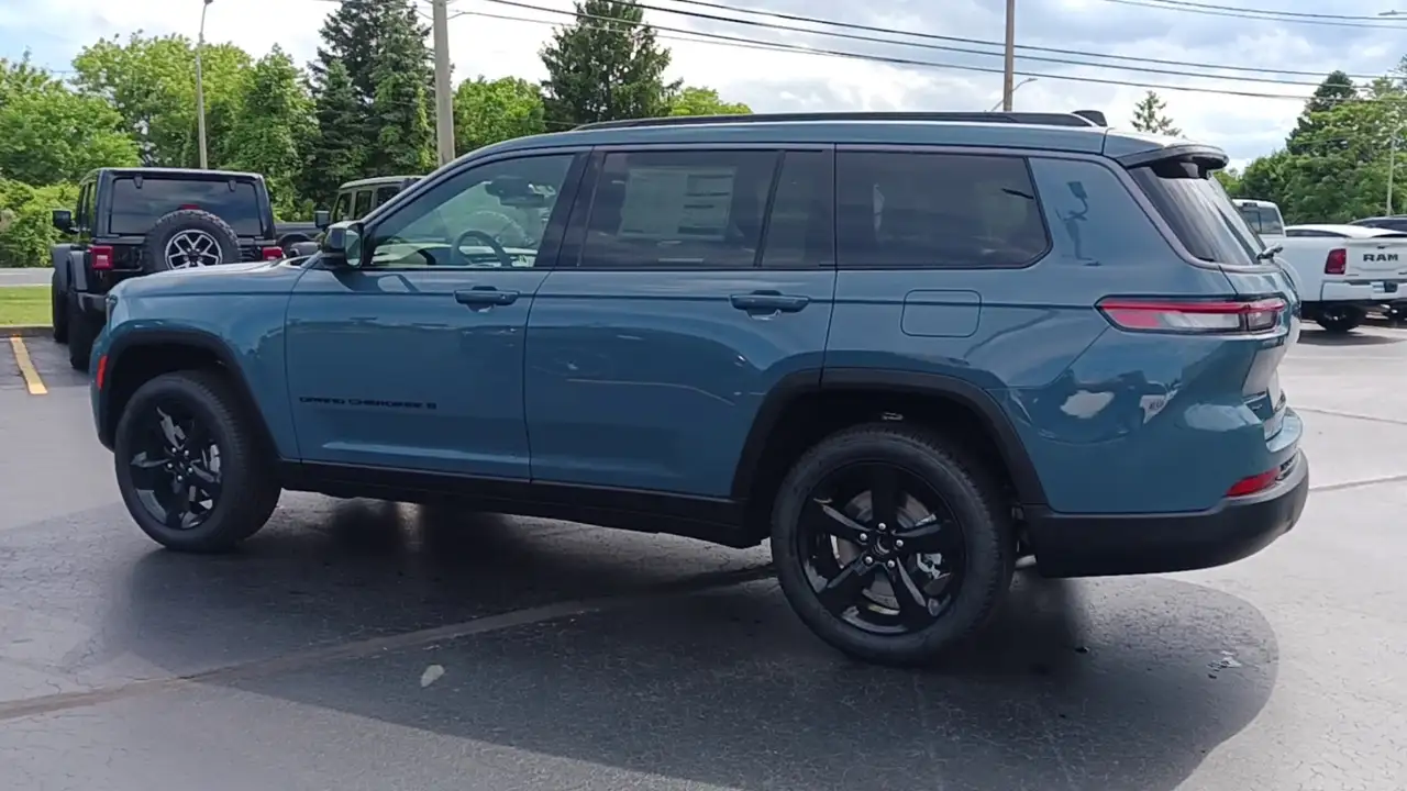 Jeep Grand Cherokee снимка Jeep Grand Cherokee