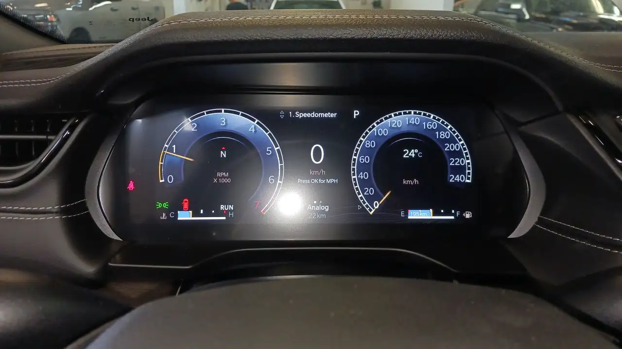 Jeep Grand Cherokee снимка Jeep Grand Cherokee