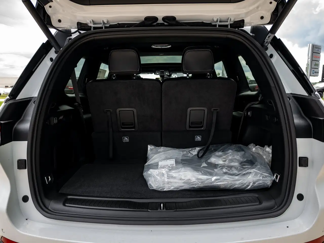 Jeep Grand Cherokee photo Jeep Grand Cherokee