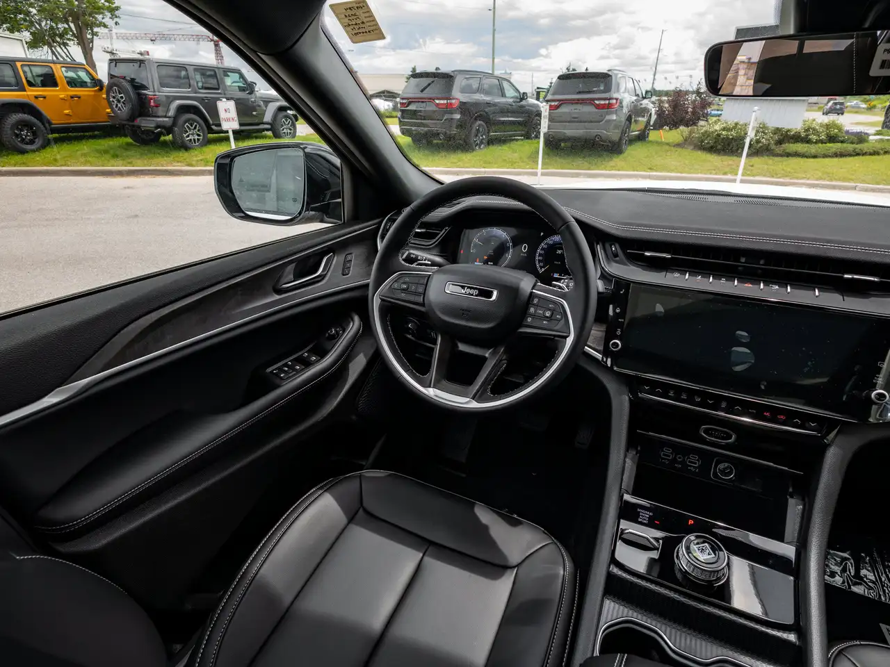 Jeep Grand Cherokee photo Jeep Grand Cherokee