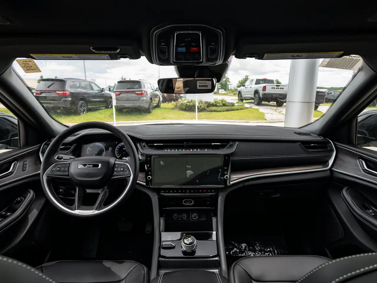 Jeep Grand Cherokee photo Jeep Grand Cherokee