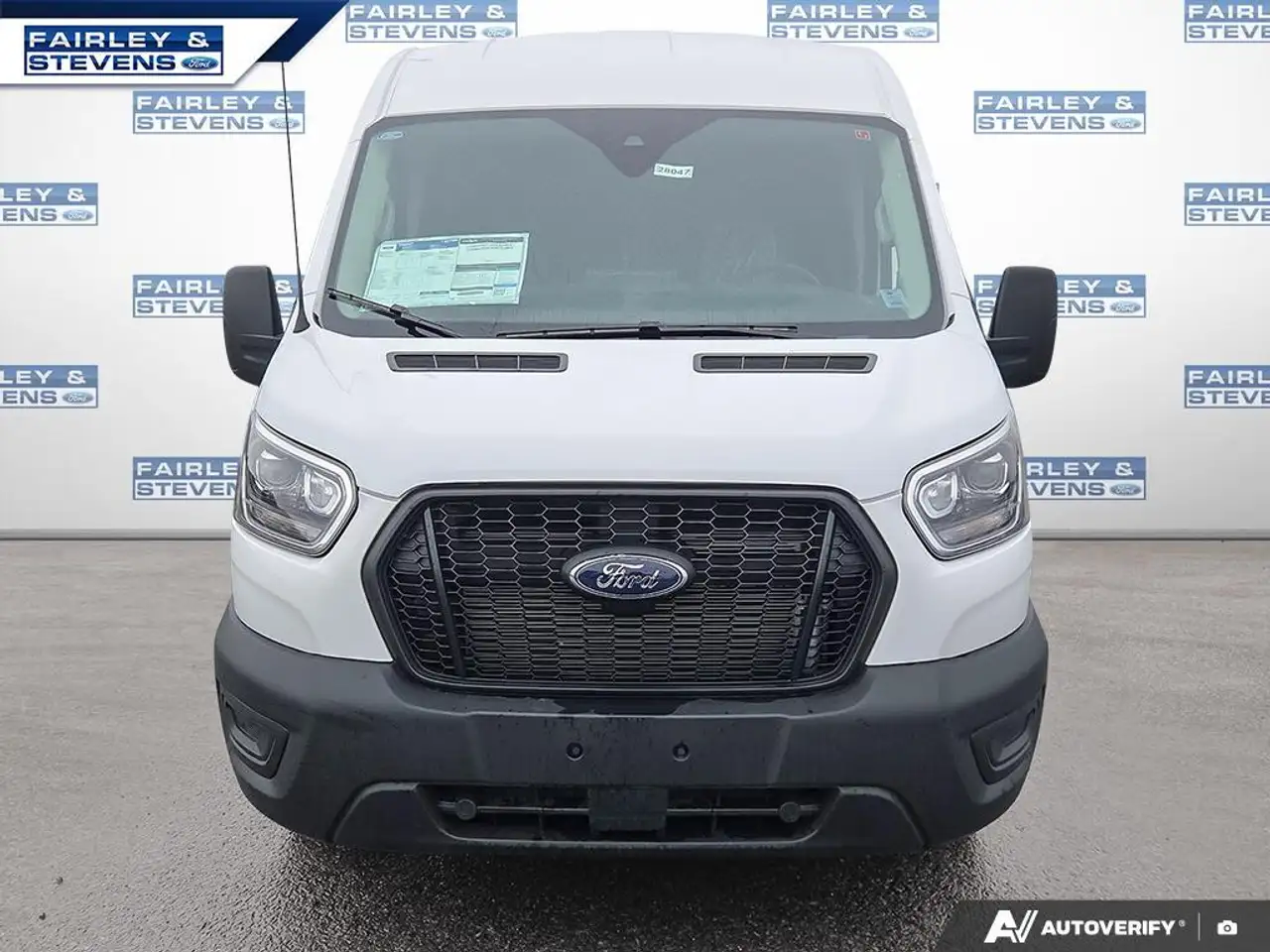 Ford Transit Cargo Van снимка Ford Transit Cargo Van