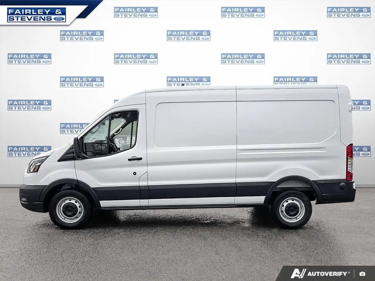 Ford Transit Cargo Van снимка Ford Transit Cargo Van