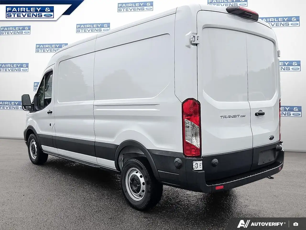 Ford Transit Cargo Van снимка Ford Transit Cargo Van